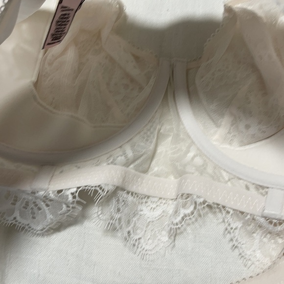 VS bra push-up without padding white size 36ddd - Picture 3 of 9
